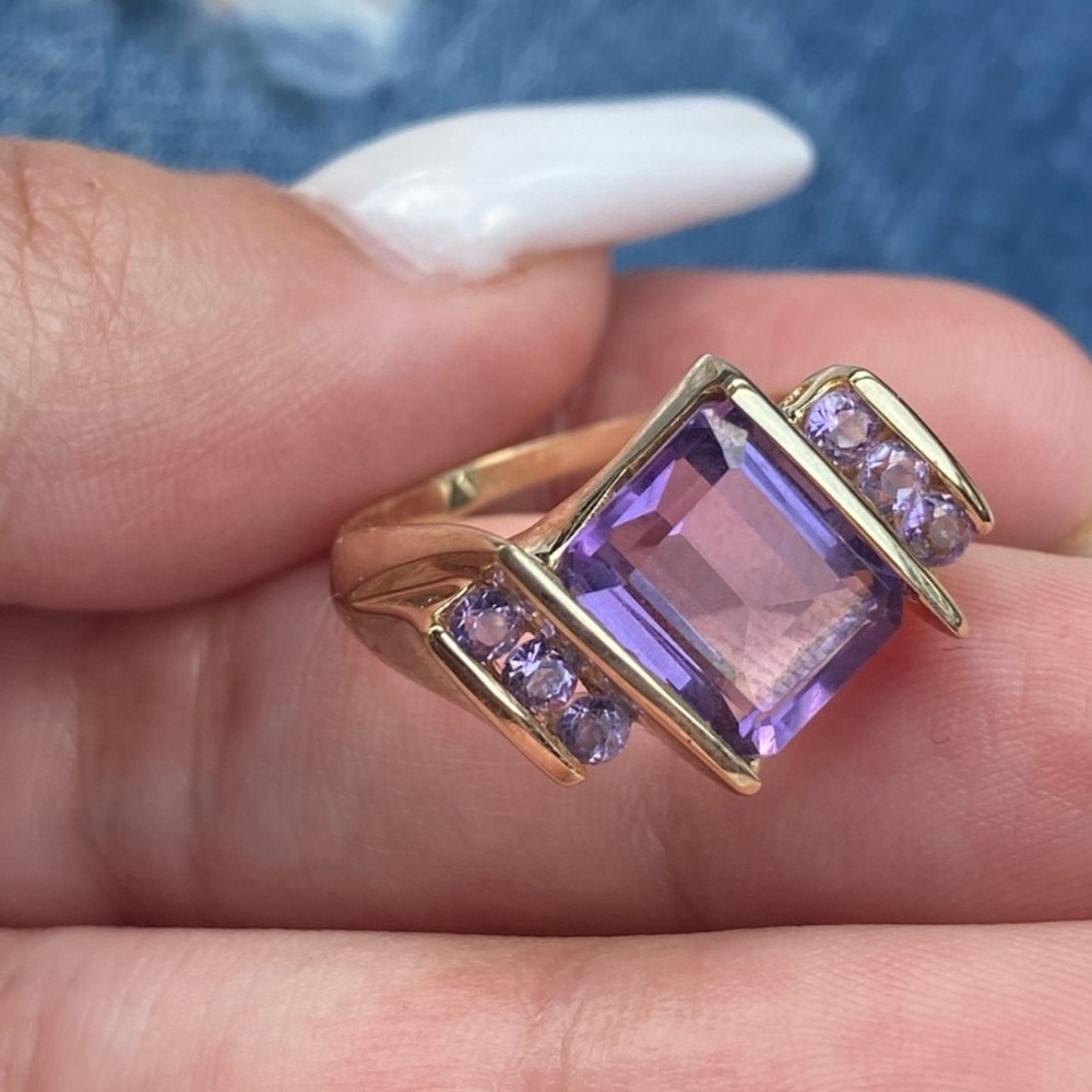Real Gold Ring 10kt - Picture 2 of 6